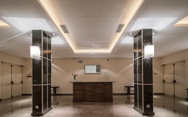 Receção do Polly Hotel Saurimo, balcão de atendimento, Saurimo, Angola